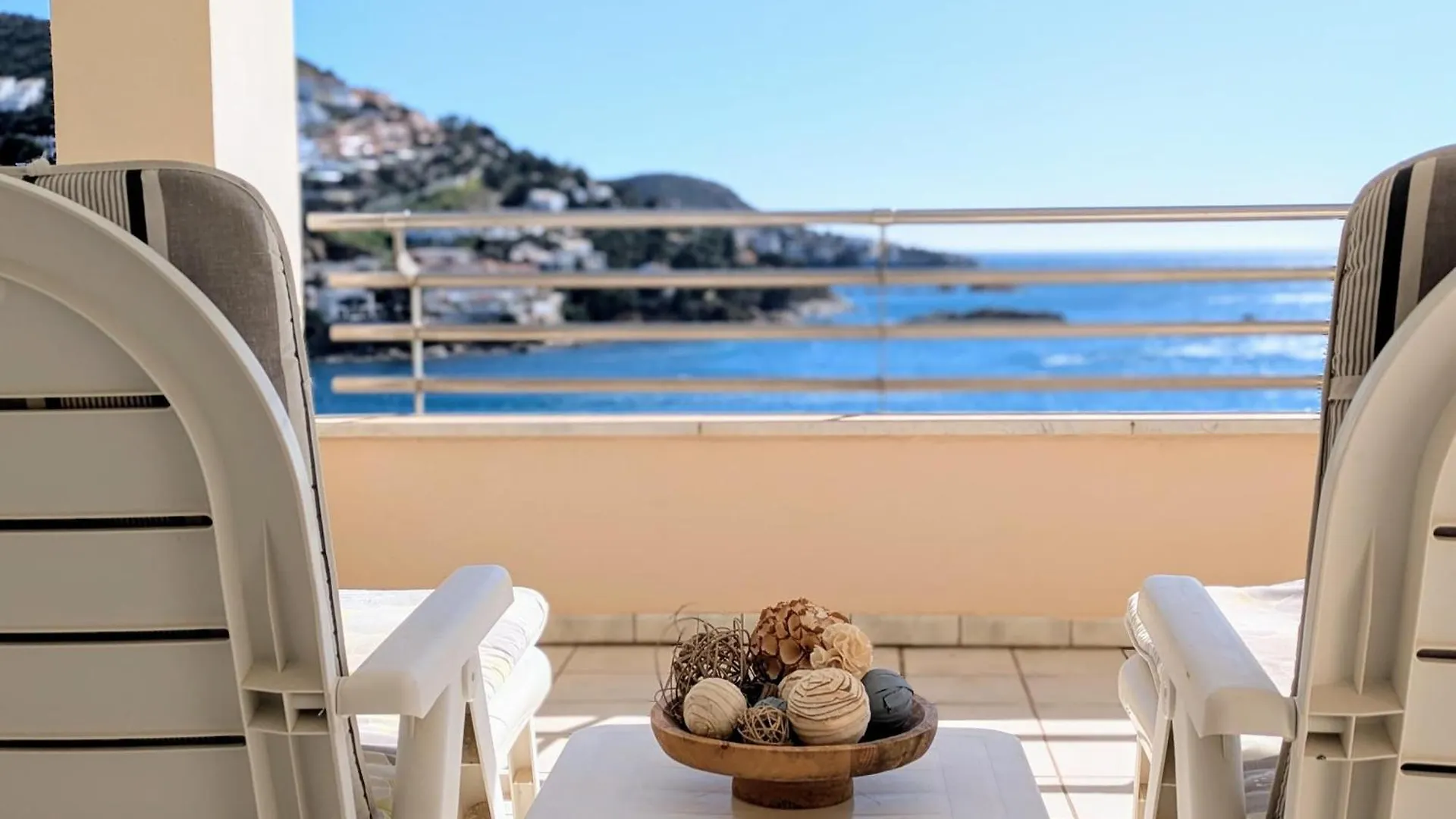 Vacaciones Zona Privilegiada: Frente Al Mar Con Terraza, 2 Hab., Rutas De Senderismo, Canyelles Petites - Es-258-72 Roses 0*,  Espanha