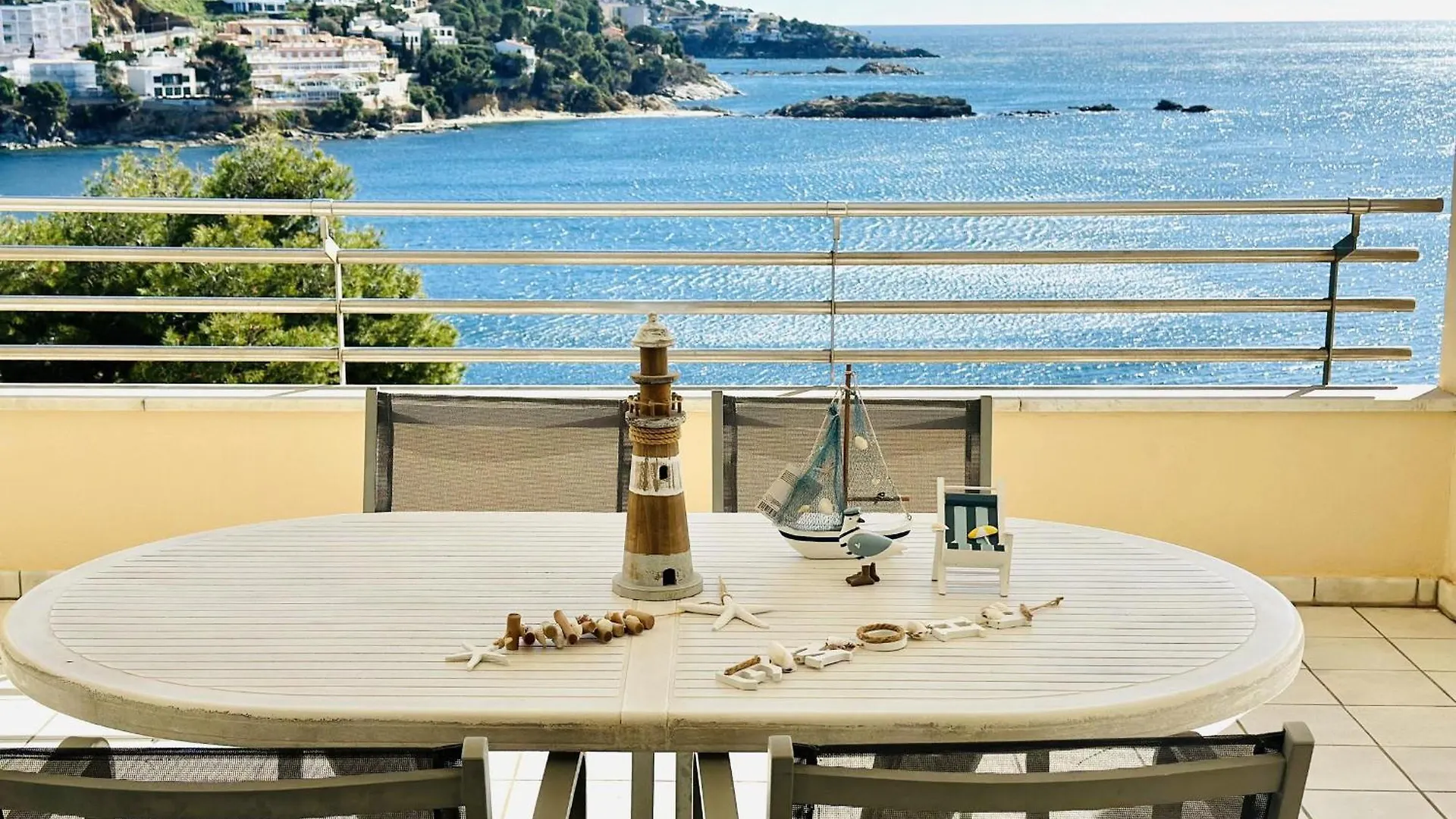 Vacaciones Zona Privilegiada: Frente Al Mar Con Terraza, 2 Hab., Rutas De Senderismo, Canyelles Petites - Es-258-72 Roses Apartamento